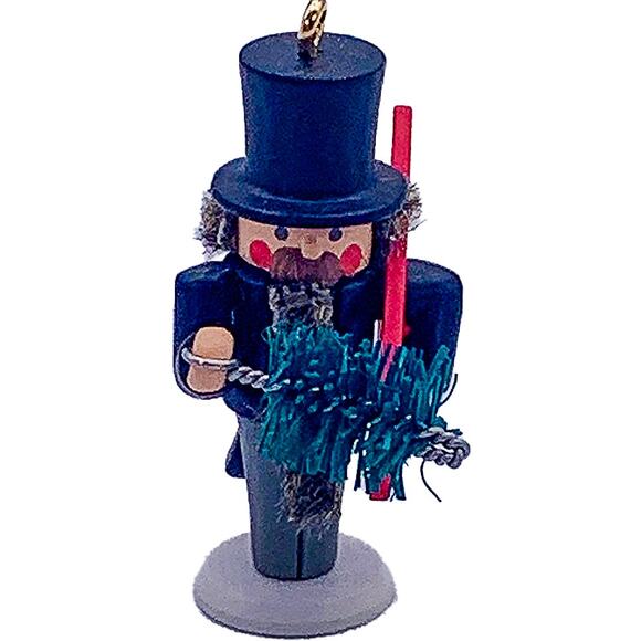 1999 Hallmark Keepsake Nutcracker Guild Series #6 Miniature Christmas Ornament - Picture 3 of 8